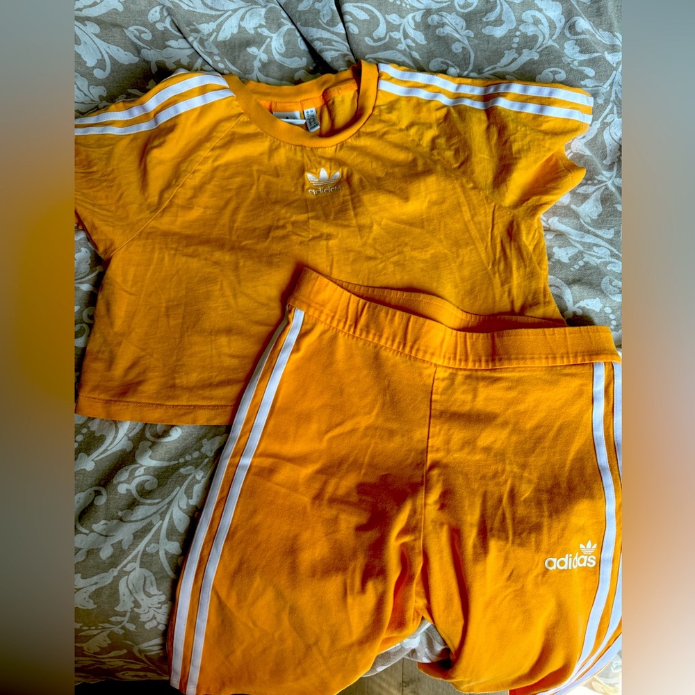 SOLD - Adidas - Crop Set - L
